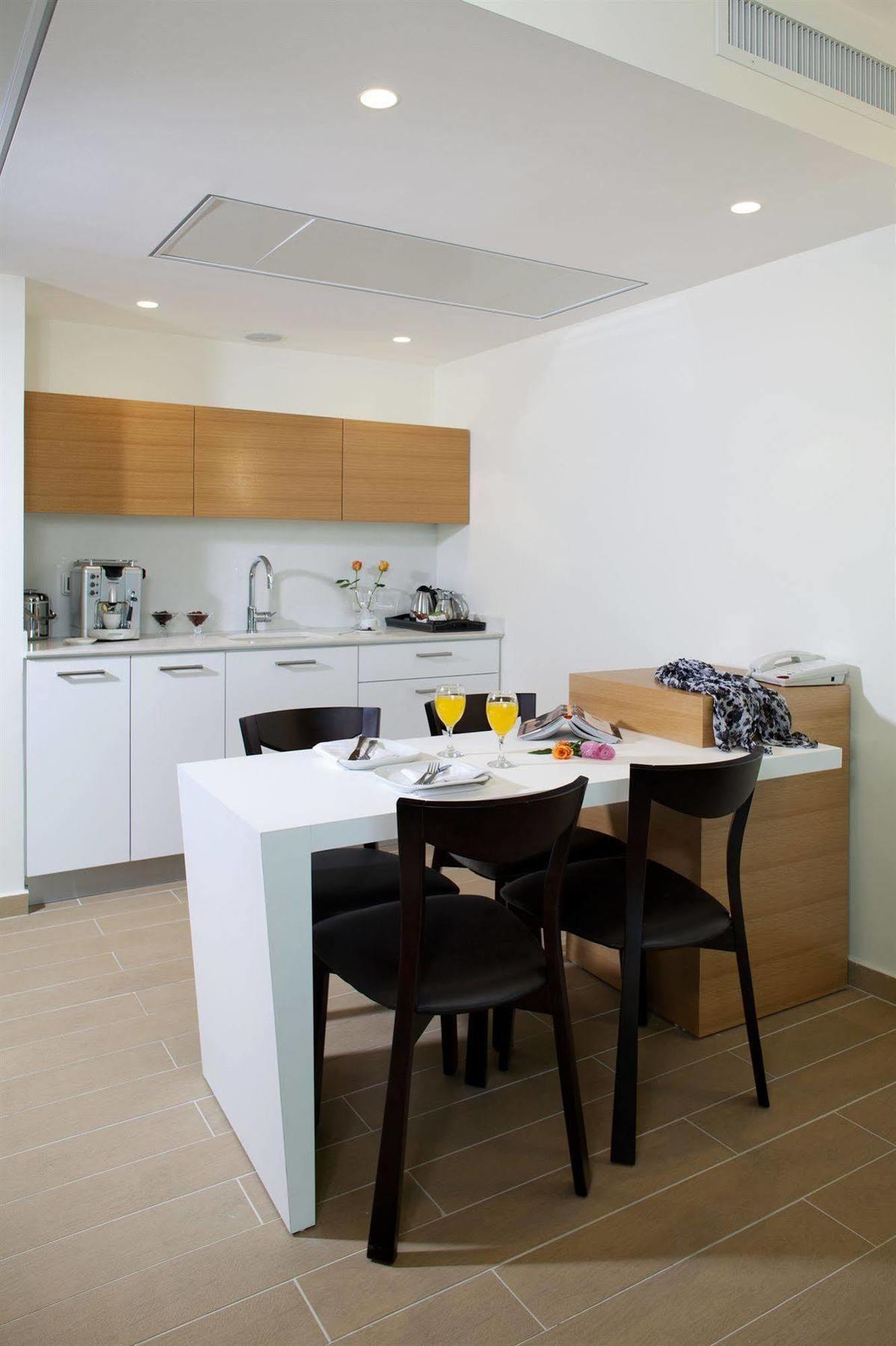 West All Suites Hotel Ασντόντ Εξωτερικό φωτογραφία