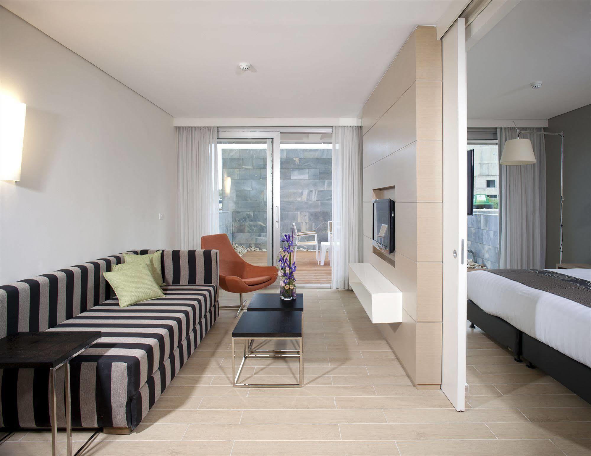 West All Suites Hotel Ασντόντ Εξωτερικό φωτογραφία