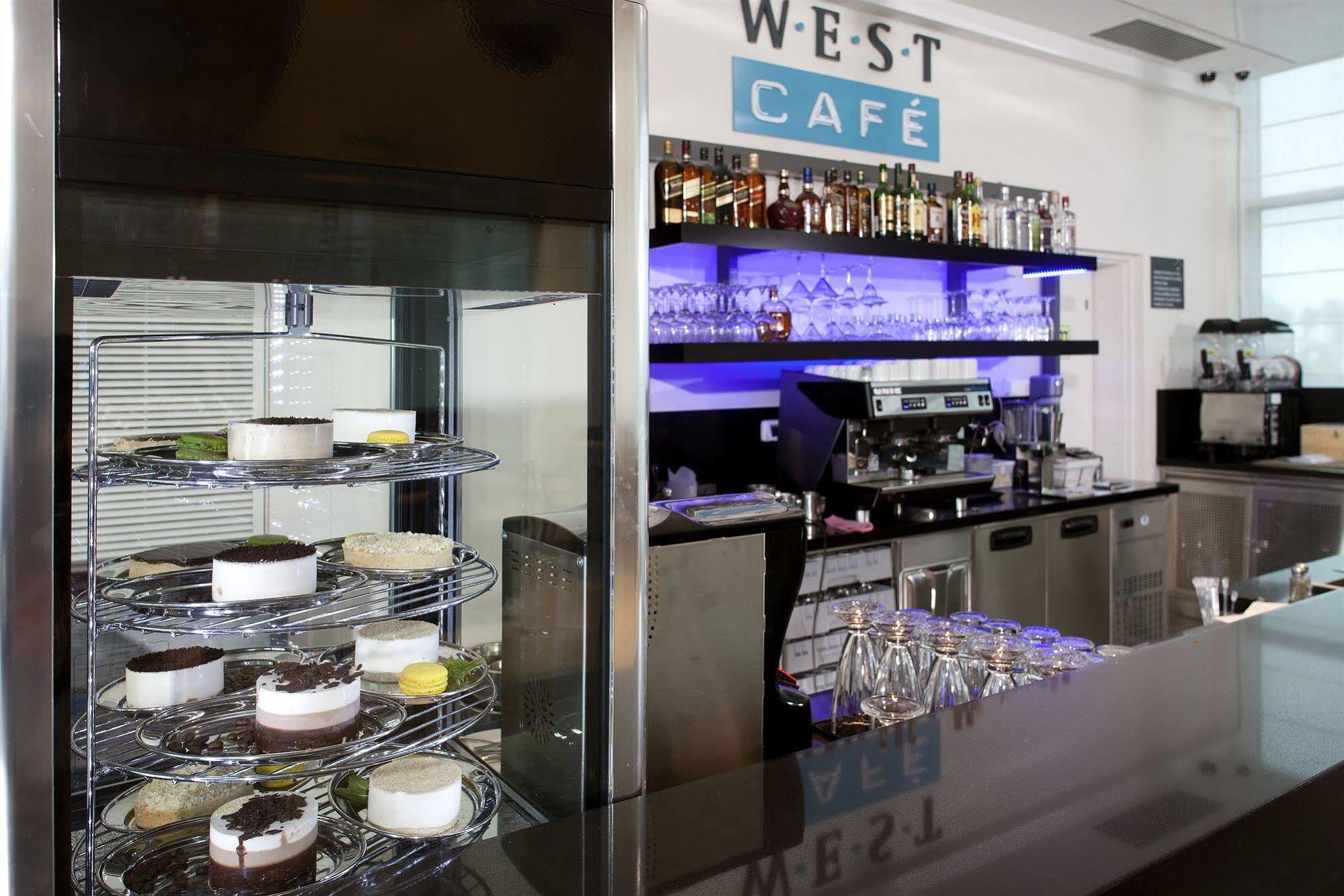 West All Suites Hotel Ασντόντ Εξωτερικό φωτογραφία