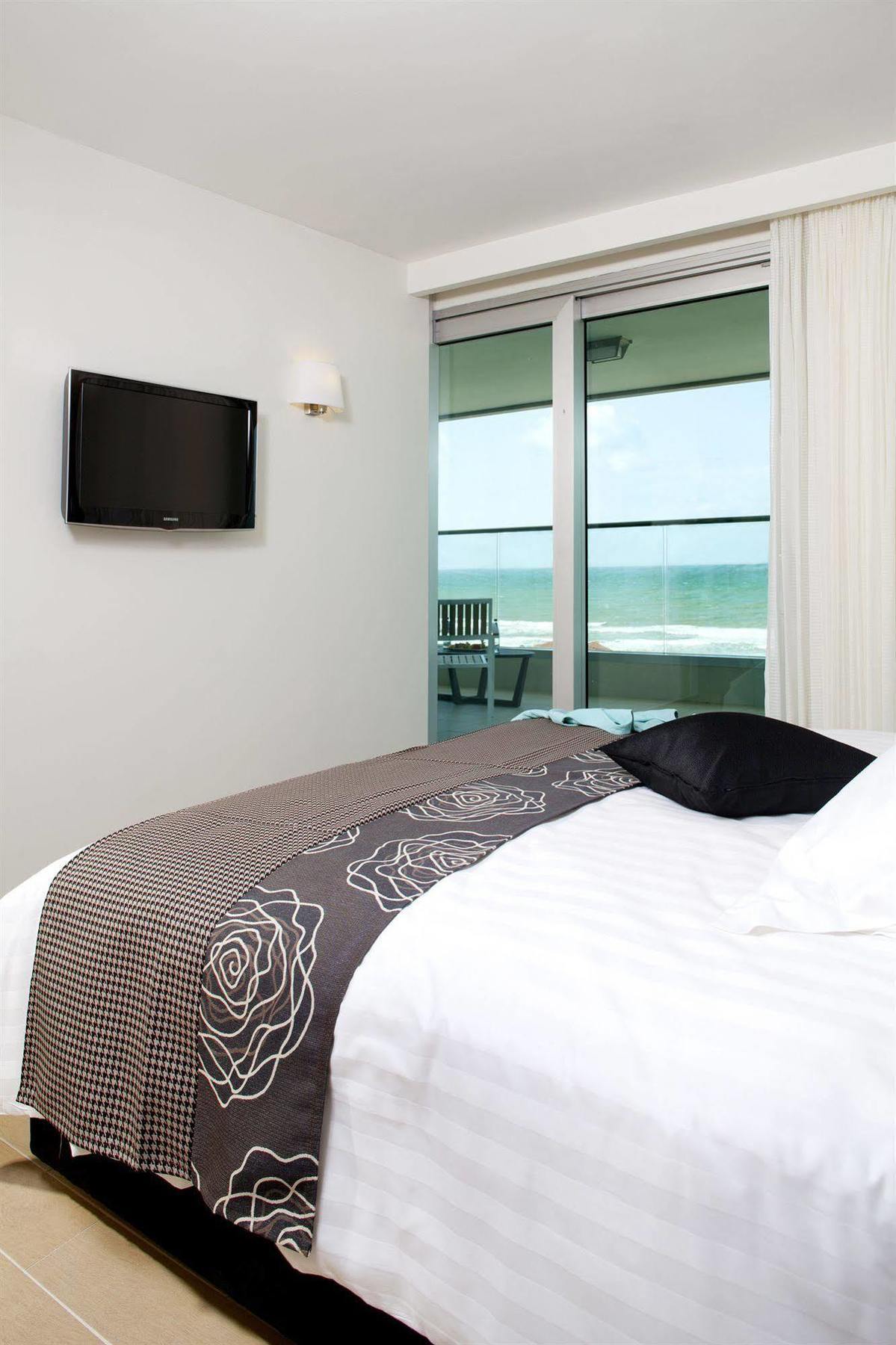 West All Suites Hotel Ασντόντ Εξωτερικό φωτογραφία