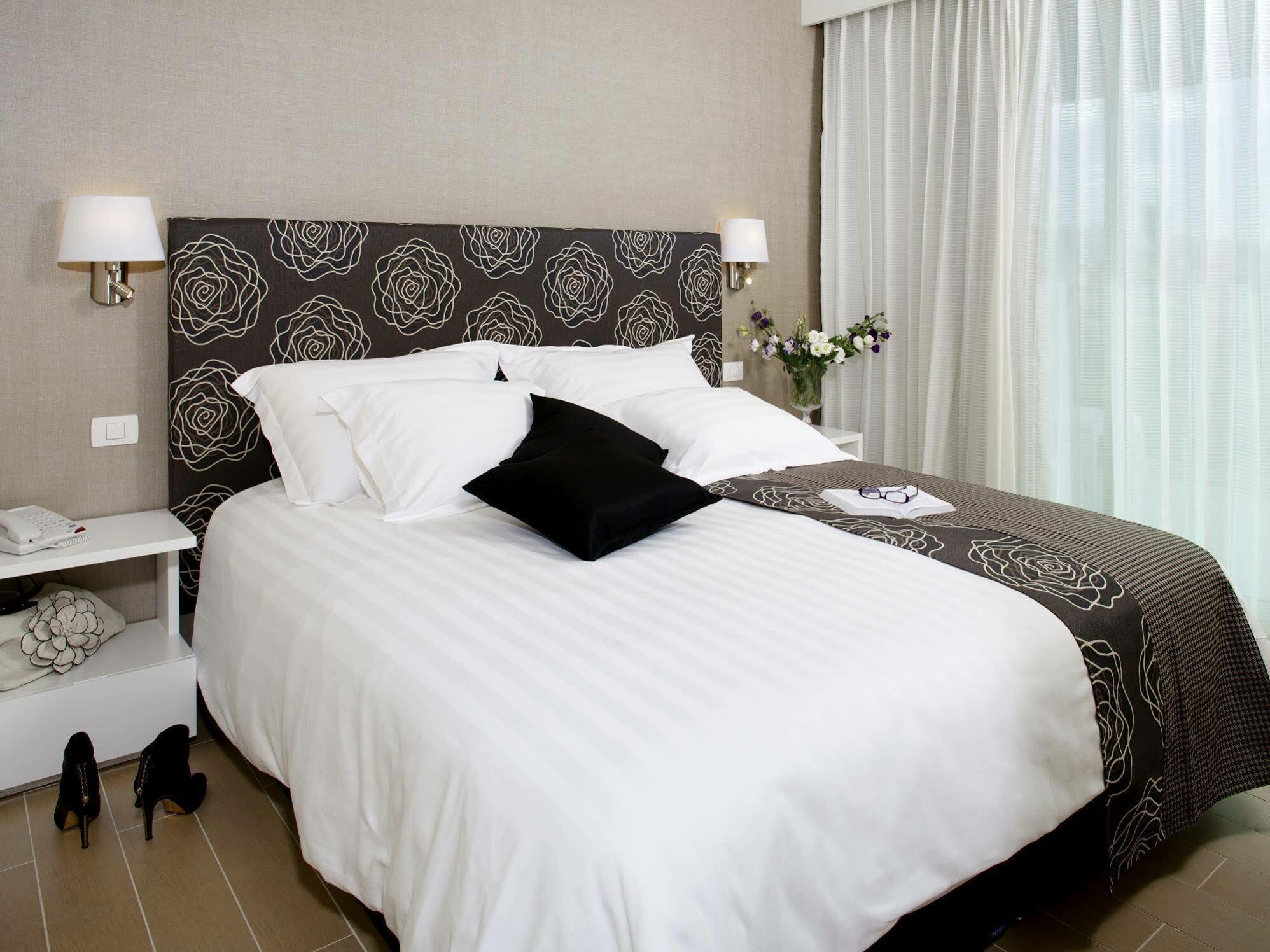 West All Suites Hotel Ασντόντ Εξωτερικό φωτογραφία